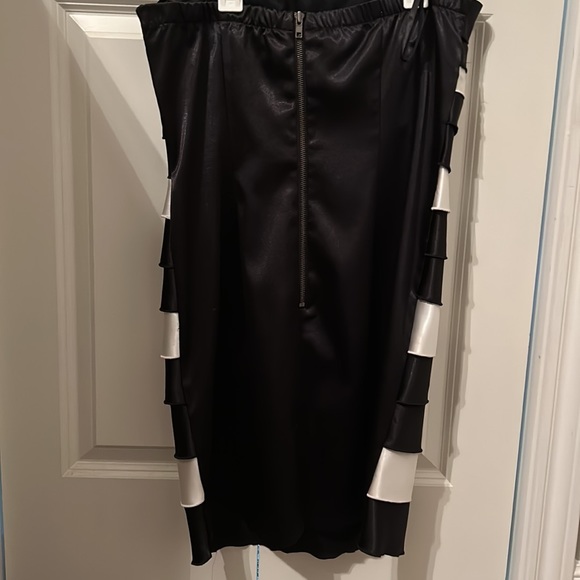 black and white strapless dress - Picture 2 of 2